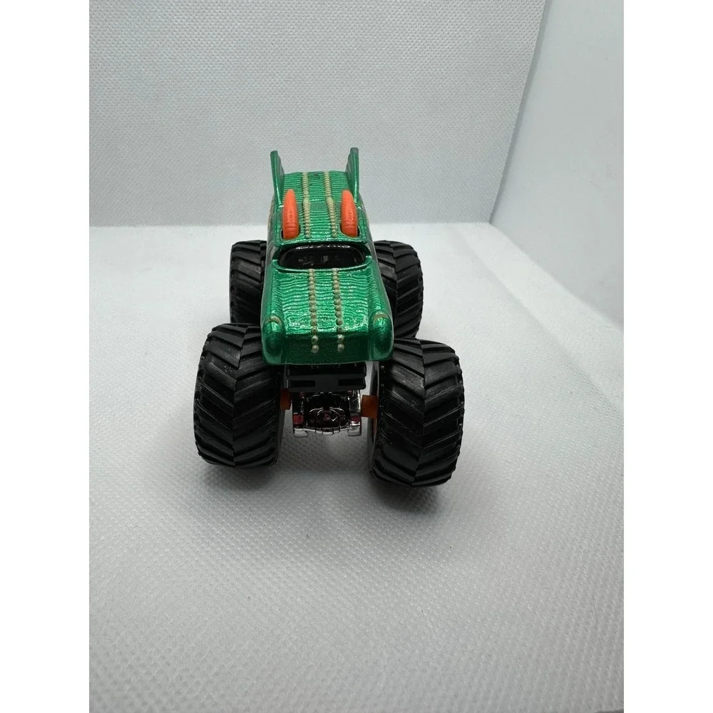 Hot‎ Wheels Monster Jam Monster Trucks The Dragon 1:55